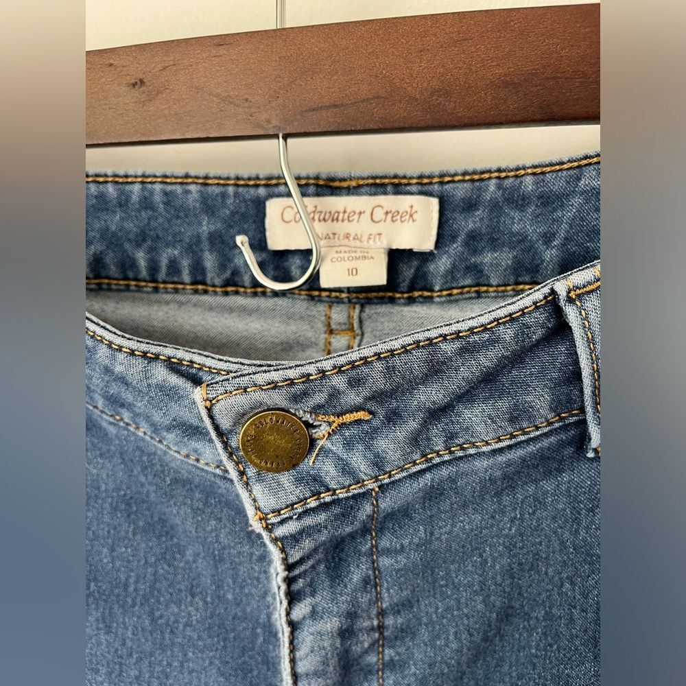 Coldwater Creek Women's Natural Fit Jeans Mid
Rise Medium Wash Size 10 - Picture 2 of 11